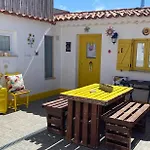 Casal Dos Carpinteiros - Carpenters Couple Санта-Круш